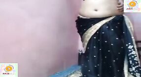 Indian housewife with big breasts hosts a live show in high definition 9 min 30 sec