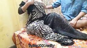 الهندي راندي ينغمس في عاطفي حبهم مع ديفار, يضم صريحة الهندية الصوت 1 دقيقة 30 ثانية