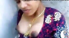 Die indische reife Frau betreibt sexuelle Aktivitäten 2 min 20 s