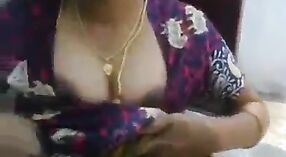 Mujer madura india se involucra en actividad sexual 3 mín. 00 sec