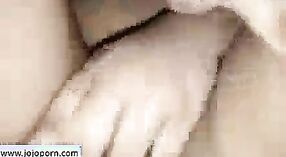 ಪ್ರಲೋಭಕ ಭಾರತೀಯ ಹದಿಹರೆಯದವರು ತೀವ್ರವಾದ ಆನಂದವನ್ನು ಅನುಭವಿಸುತ್ತಾರೆ - Jojoporn.com 3 ನಿಮಿಷ 20 ಸೆಕೆಂಡು