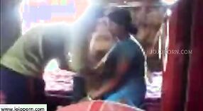 Жена индийского НРИ в жаркой схватке со скрытой камерой 2 минута 50 сек