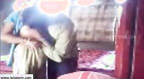 Istri NRI India dalam pertemuan beruap dengan kamera tersembunyi 0 min 40 sec