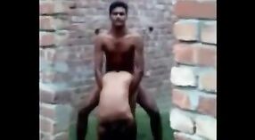 Indiase studenten deelnemen aan intense outdoor seksuele activiteit 1 min 40 sec