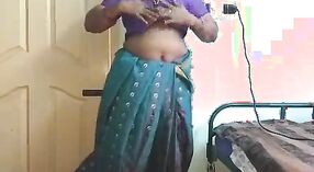 Homemade Indian MILF with big ass and shaved pussy in saree 1 min 10 sec