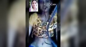 若いインドの女子大生は彼女の恋人との蒸し暑いビデオチャットにふける 2 分 00 秒