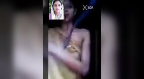 年轻的印度大学女孩与她的情人沉迷于热闹的视频聊天 3 敏 40 sec