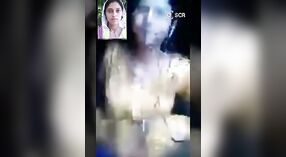 年轻的印度大学女孩与她的情人沉迷于热闹的视频聊天 0 敏 0 sec