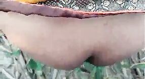 దేశీ జంట బహిరంగంగా బహిరంగ సెక్స్ ఆనందిస్తారు 3 మిన్ 20 సెకను