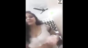 Voluptuous Indian girl with big breasts dances seductively 1 min 00 sec