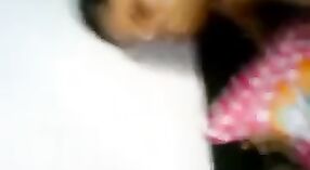 Desi Tante wird in Telugu Sex Video ungezogen 2 min 20 s