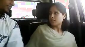 Desi Couples Clear Audio Car Sex Video 3 分 40 秒