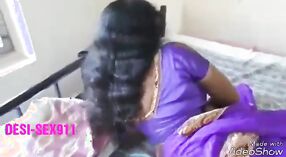 Une femme au foyer indienne devient coquine devant sa webcam 2 minute 50 sec