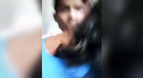 Um jovem casal se envolve em atividade sexual na escola 3 minuto 30 SEC