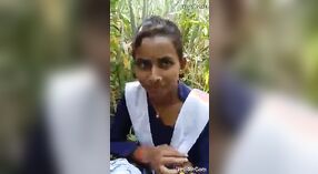 Seks di luar ruangan dengan gadis desa Telugu dan teman sekelas 0 min 0 sec