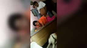 Ibu rumah tangga berdada berbagi MMS eksplisit dalam gaya doggy 2 min 10 sec