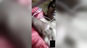 Prawan Desi Kanthi Boobs Gedhe Nuduhake Video Selfie Nakal 0 min 0 sec