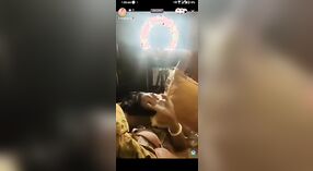 Un show de sexo en vivo de una joven pareja en su luna de miel por pago 8 mín. 20 sec