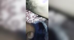 孟加拉语MMS视频中的Desi Girl敲打了她的阴部 1 敏 20 sec