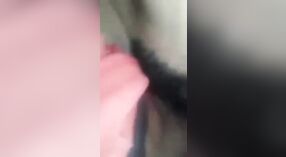 Desi chica en bengalí MMS video consigue su coño jodido 1 mín. 30 sec