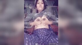 Joven chica de pueblo de Bangladesh se da placer a sí misma en nuevos videos 0 mín. 40 sec