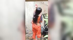 Um banho íntimo de raparigas de Bangladesh capturado em vídeo 1 minuto 20 SEC