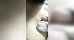 El video expuesto de Bihari wifes se propaga como la pólvora 2 mín. 00 sec