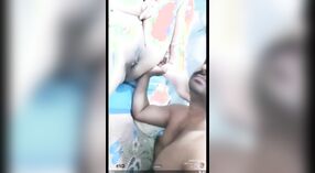 Indyjski housewifes cipki lizały w MMS wideo 0 / min 0 sec