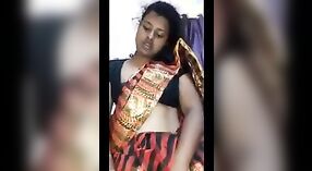 Video seks amatir India Selatan tersedia untuk diunduh 3 min 00 sec