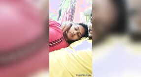 Sizzling pasangan India pasangan MMS Sesi ing Video HD 0 min 30 sec