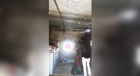 Ibu rumah tangga Desi ditiduri oleh suaminya di Rajasthan 2 min 50 sec