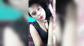 Un dernier appel vidéo de filles bengali 0 minute 0 sec