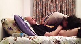 Dans l'amour et la luxure: Une rencontre intense de couples indiens chauds en deux clips 5 minute 20 sec