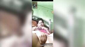 Một Đáng Yêu Bangladesh cô gái niềm vui mình trên một cuộc gọi video 1 tối thiểu 40 sn