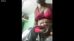 Una joven india crea un video casero desnuda 1 mín. 10 sec