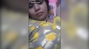 インドの女の子は、ビデオチャット中に膣を明らかにします 6 分 10 秒