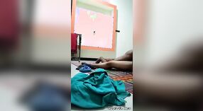 Bangladeshi bellezza indulge in assolo piacere mentre bathing 2 min 40 sec