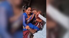 Une bite noire indienne suce dans une vidéo MMS chaude 0 minute 0 sec