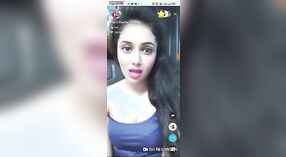 Modelo sexy realiza una actuación de tango en vivo 17 mín. 40 sec