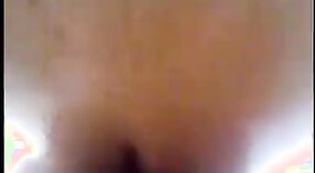 Desi Girl menehi bukkake kanggo pacangan ing mobil 4 min 20 sec