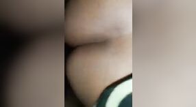 Desi女仆在现实的性爱视频中给予口头愉悦 2 敏 40 sec