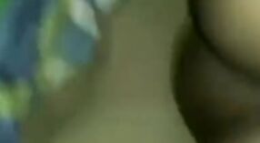 Desi chica es follada por el novio de la universidad en vestido nangi 2 mín. 20 sec