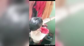 Mari filme sa femme indienne salle de bain privée et douche 1 minute 40 sec