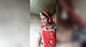 Uma mulher casada de Rajasthan revelando seus seios e genitais para seu amante 0 minuto 0 SEC