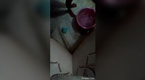 Esposa india captura imágenes de baño desnuda para su pareja 7 mín. 20 sec