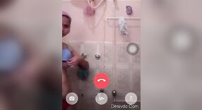 Un charmant bain de filles indiennes capturé en vidéo 3 minute 00 sec