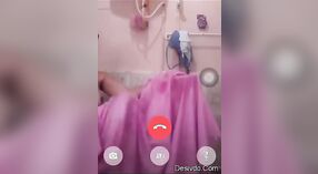 一个迷人的印度女孩洗澡在视频中捕获 0 敏 40 sec