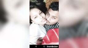 Nonton bocah-bocah wadon wadon India sing nuduhake cam cam lan susu sing paling apik 1 min 40 sec