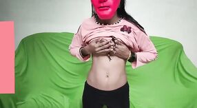 Beauté indienne en rencontre sensuelle avec Raniraj 0 minute 0 sec