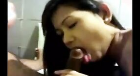 Desi chica universitaria de Assam atrapada en un escándalo sexual hardcore 0 mín. 30 sec